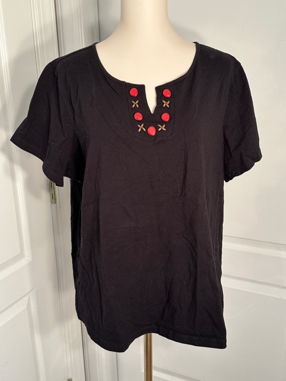 Denim & Co Black Women's Short Sleeve Top with Red Button Detail Sz 1X